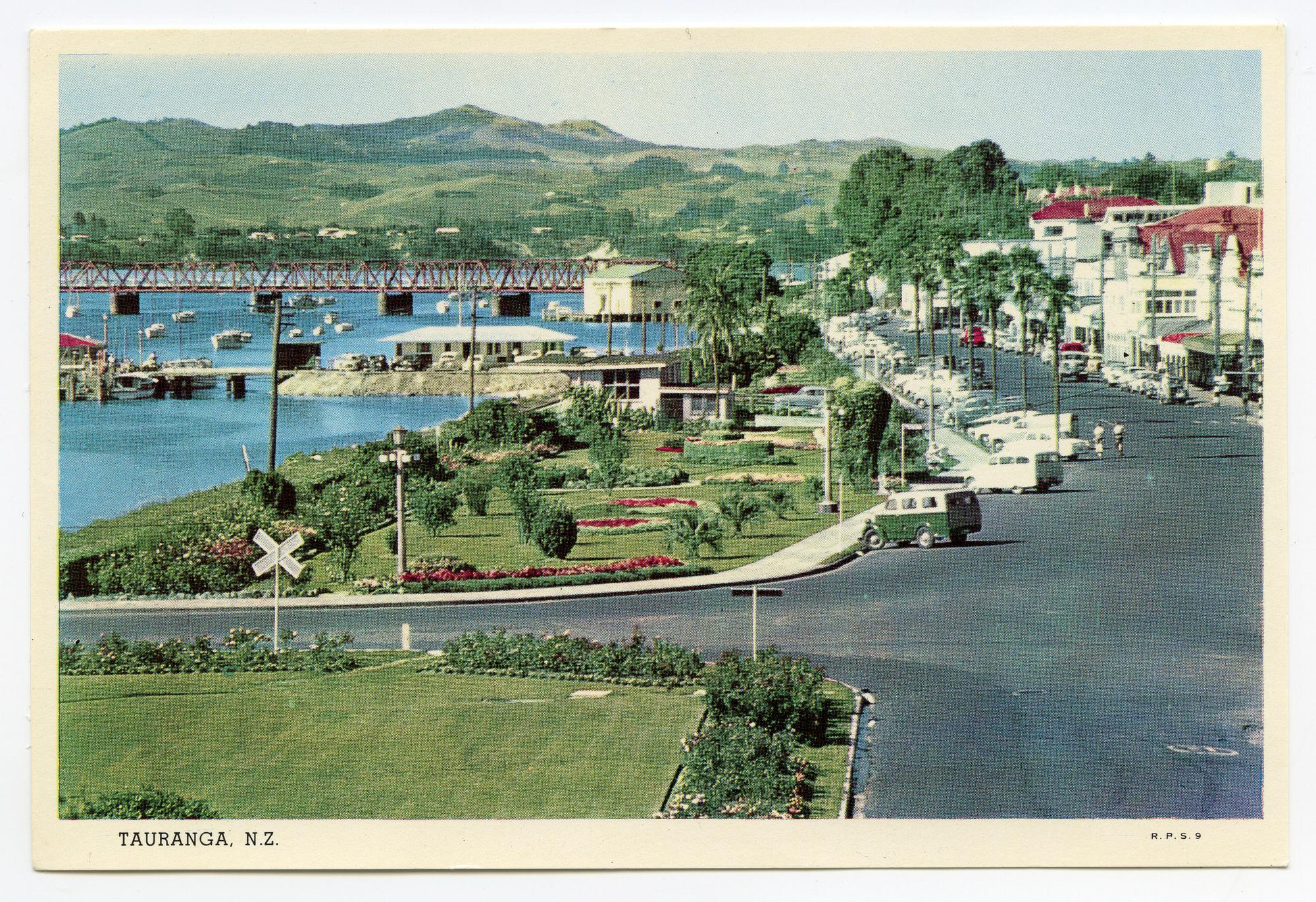 Postcard, The Strand, Tauranga Tauranga Heritage Collection